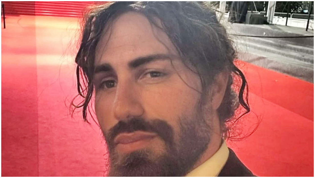 Uomini e Donne, il cavaliere Tony sotto accusa per una relazione fino ad agosto scorso Uomini e Donne, il cavaliere Tony sotto accusa per una relazione fino ad agosto scorso