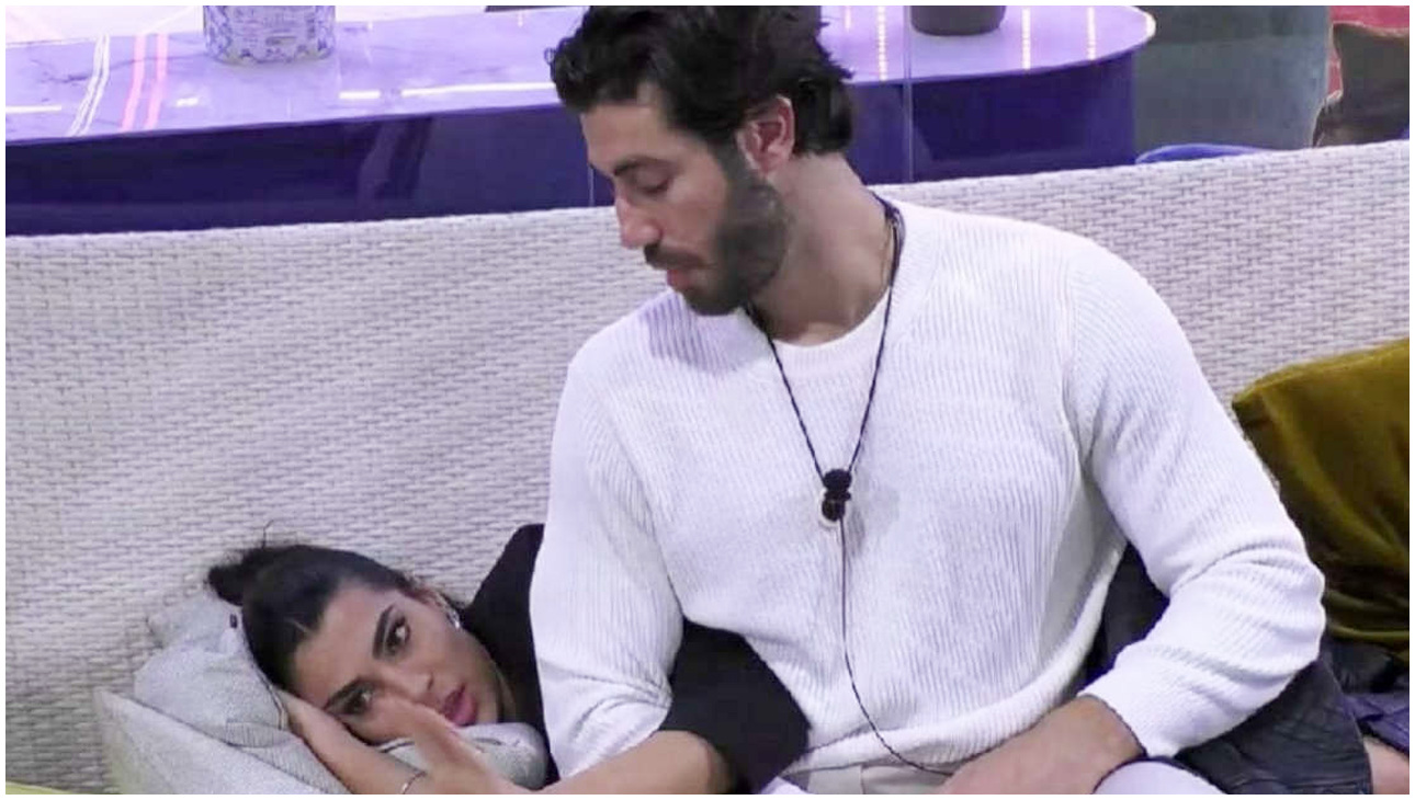 Grande Fratello, Rasha e Omer si avvicinano sempre di più e lui esprime preoccupazione per il futuro