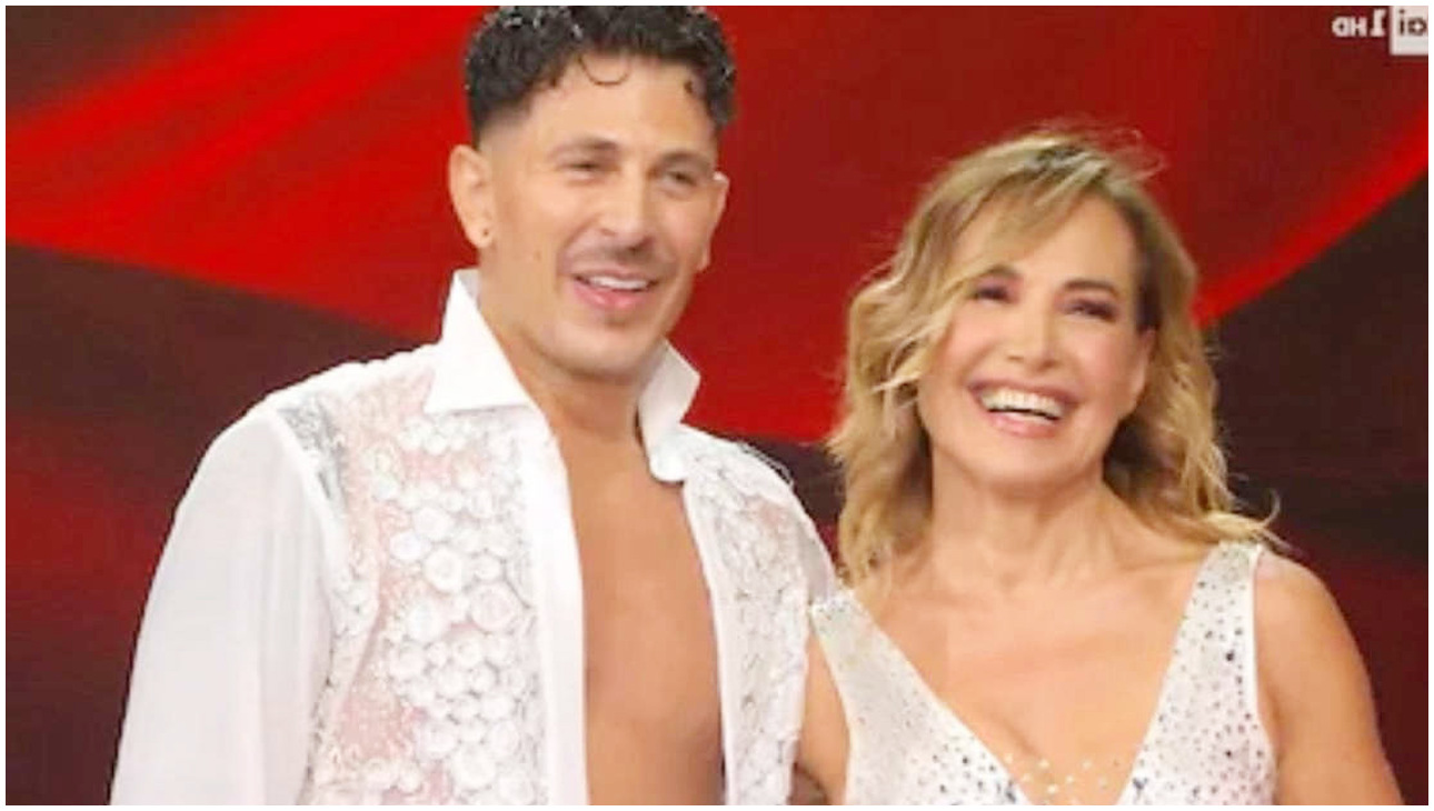 Ballando con le Stelle, scontro tra Barbara D’Urso e Selvaggia Lucarelli sul palco del programma Ballando con le Stelle, scontro tra Barbara D’Urso e Selvaggia Lucarelli sul palco del programma