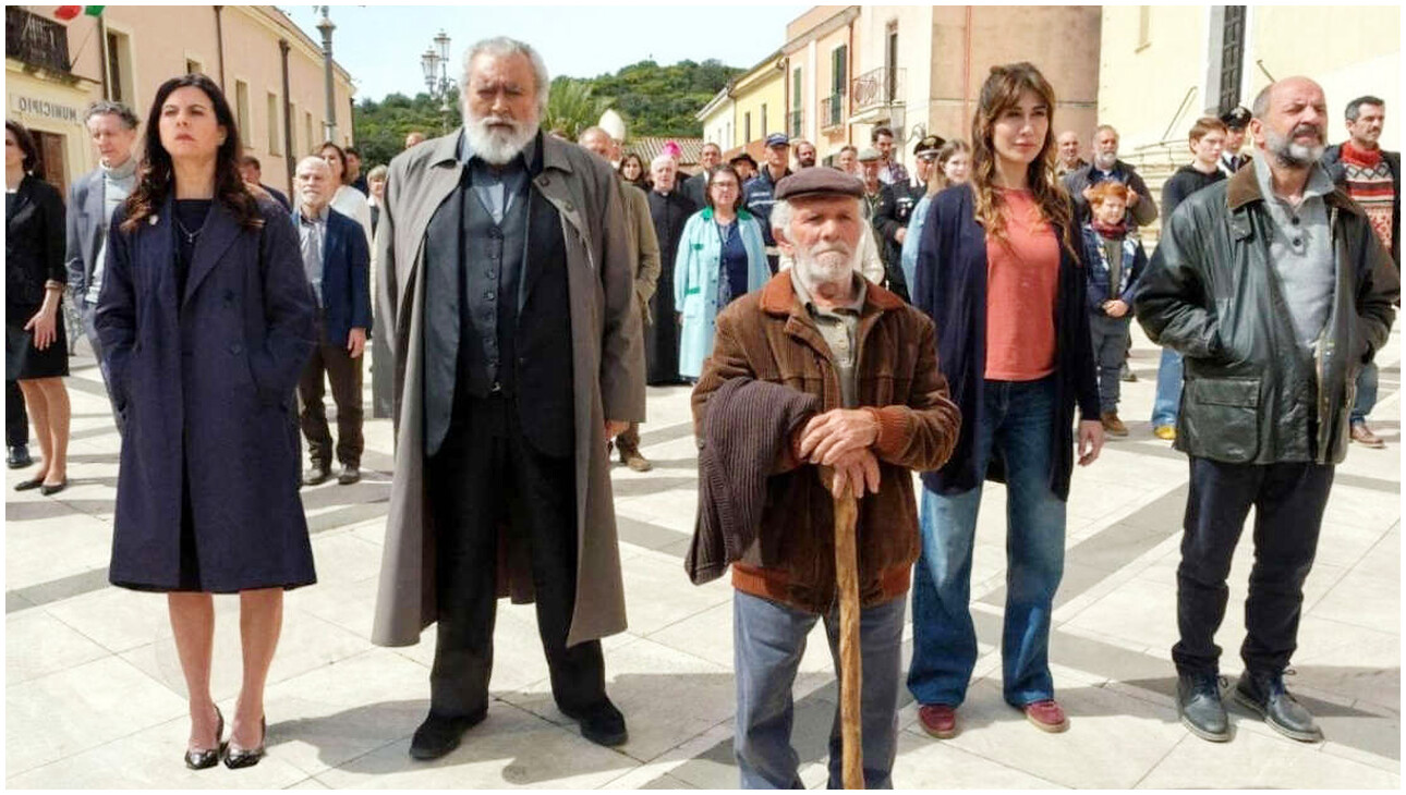 La vita va così di Riccardo Milani conquista il box office italiano, Chainsaw Man supera Springsteen negli USA La vita va così di Riccardo Milani conquista il box office italiano, Chainsaw Man supera Springsteen negli USA