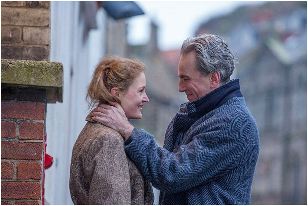 Il filo nascosto, Vicky Krieps ricorda i momenti di poesia condivisi con Daniel Day-Lewis Il filo nascosto, Vicky Krieps ricorda i momenti di poesia condivisi con Daniel Day-Lewis