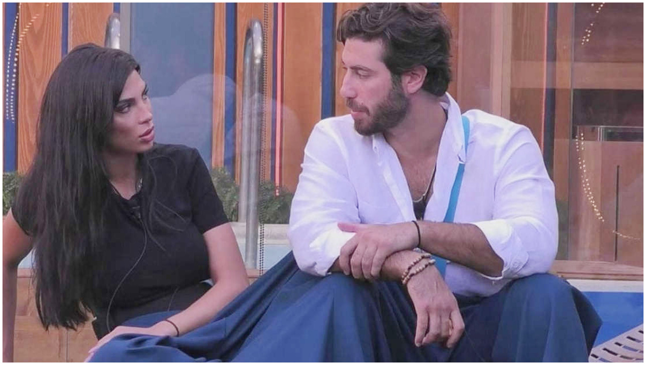 Grande Fratello, Omer rivela a Rasha il motivo della sua autonomia e indipendenza emotiva Grande Fratello, Omer rivela a Rasha il motivo della sua autonomia e indipendenza emotiva