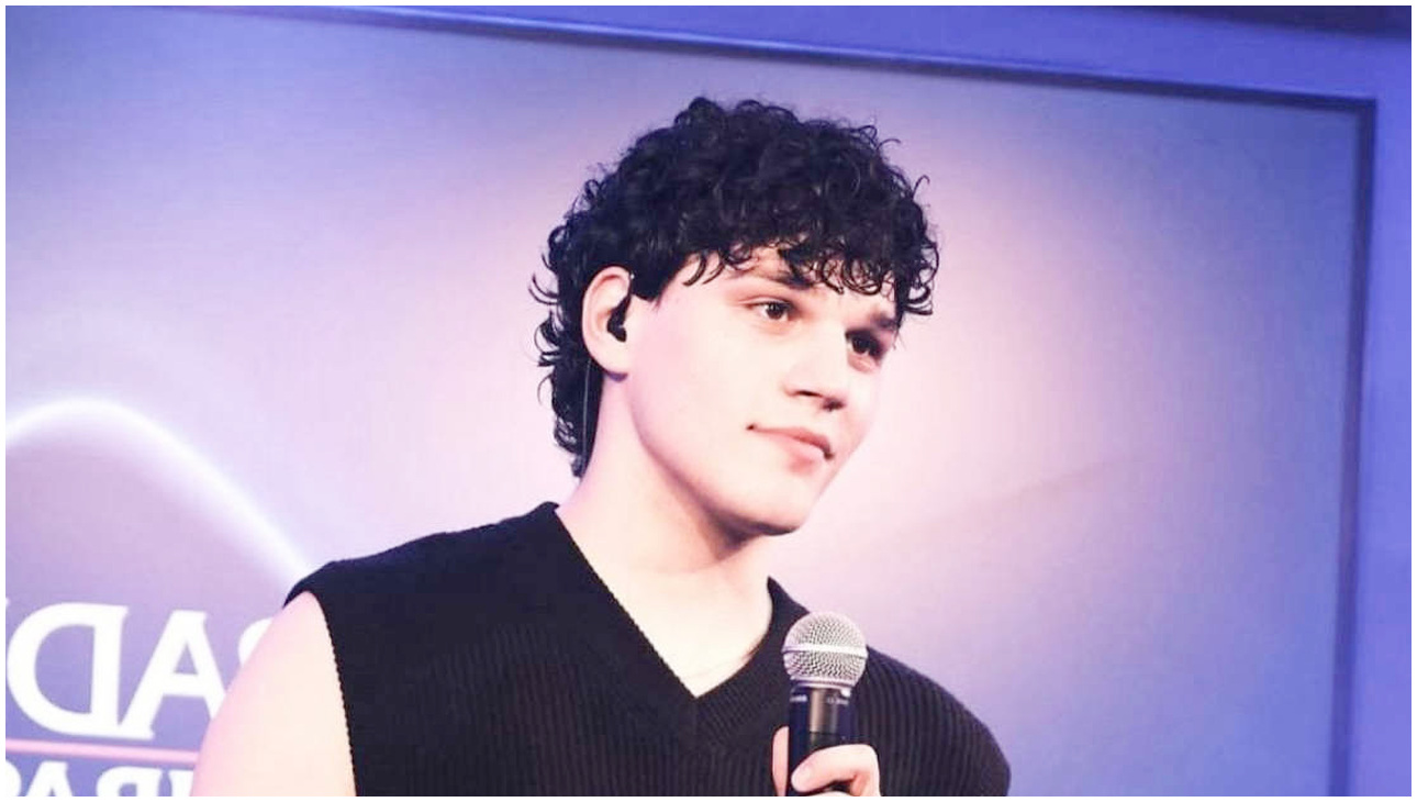 Sanremo giovani 2026, i 24 finalisti per i due posti al Festival si presentano al pubblico