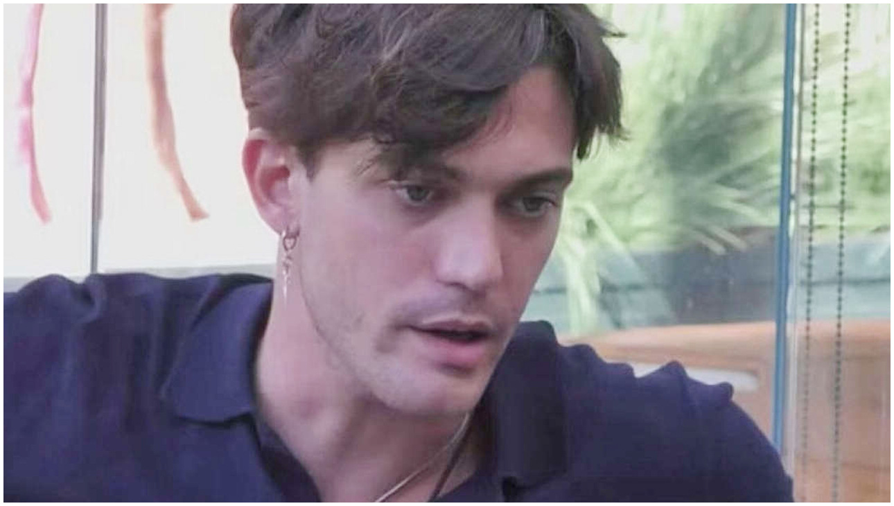 Grande Fratello, i fan accusano Jonas di presunzione e lui reagisce con rabbia