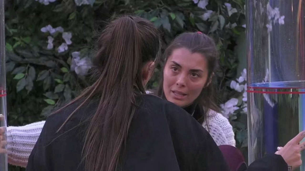 Grande Fratello, Grazia Kendi si emoziona e rivela abusi subiti all’età di otto anni