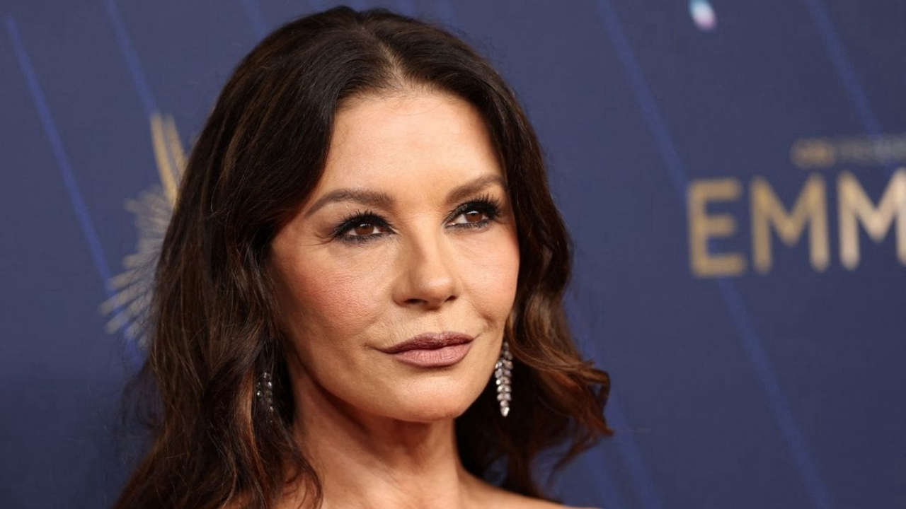 Kill Jackie, Catherine Zeta-Jones cerca vendetta nella nuova serie: ecco la prima foto ufficiale