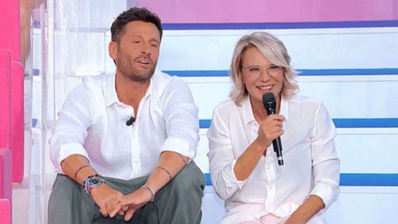 Maria De Filippi cerca di salvare la relazione tra Filippo Bisciglia e Pamela Camassa secondo indiscrezioni Maria De Filippi cerca di salvare la relazione tra Filippo Bisciglia e Pamela Camassa secondo indiscrezioni