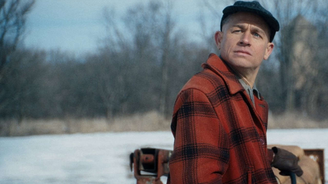 Monster 4: Charlie Hunnam e Elle Beatty insieme in un’immagine dal set della serie