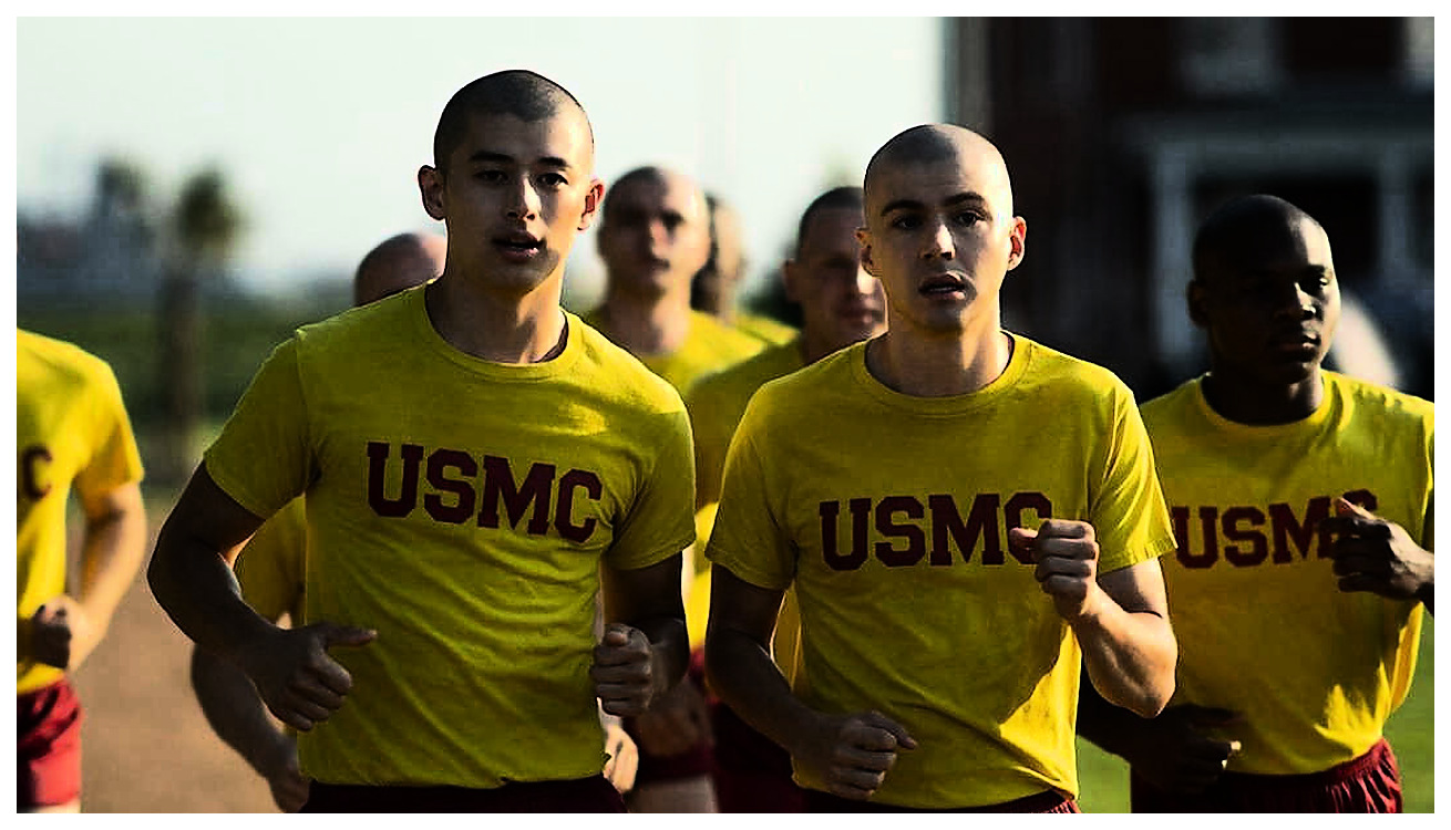 Boots, il dramedy Netflix sui Marines gay con Miles Heizer, si ispira a una storia vera