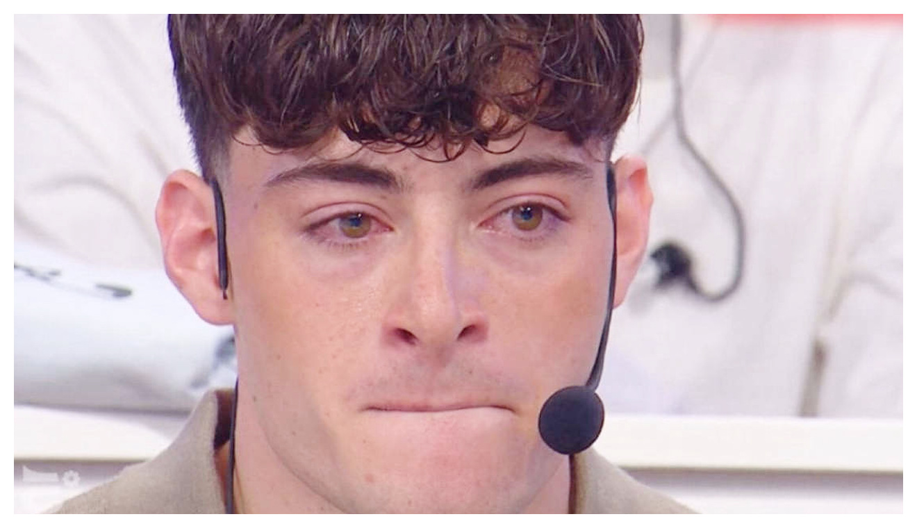 Amici 25, Pierpaolo si emoziona dopo l’esibizione e rivela: fatico ad accettarmi