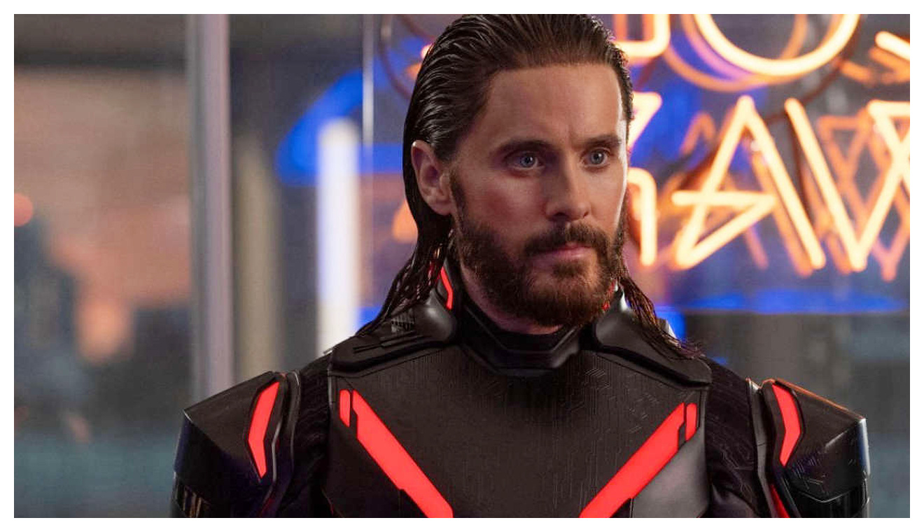 Tron: Ares e Jennifer Lopez debuttano male negli USA mentre Una battaglia dopo l’altra domina in Italia