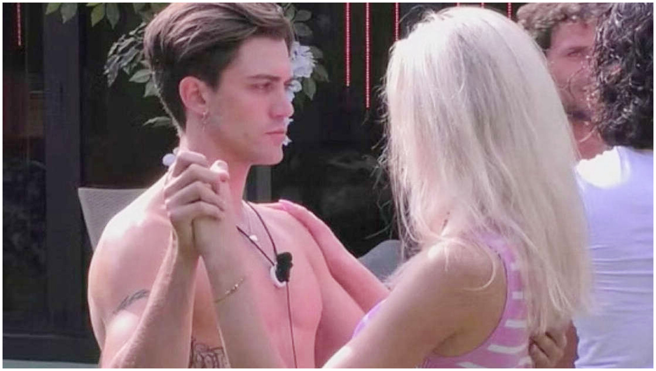 Grande Fratello, Jonas Pepe sorpreso da una frase pungente di Giulia sulla sua personalità Grande Fratello, Jonas Pepe sorpreso da una frase pungente di Giulia sulla sua personalità