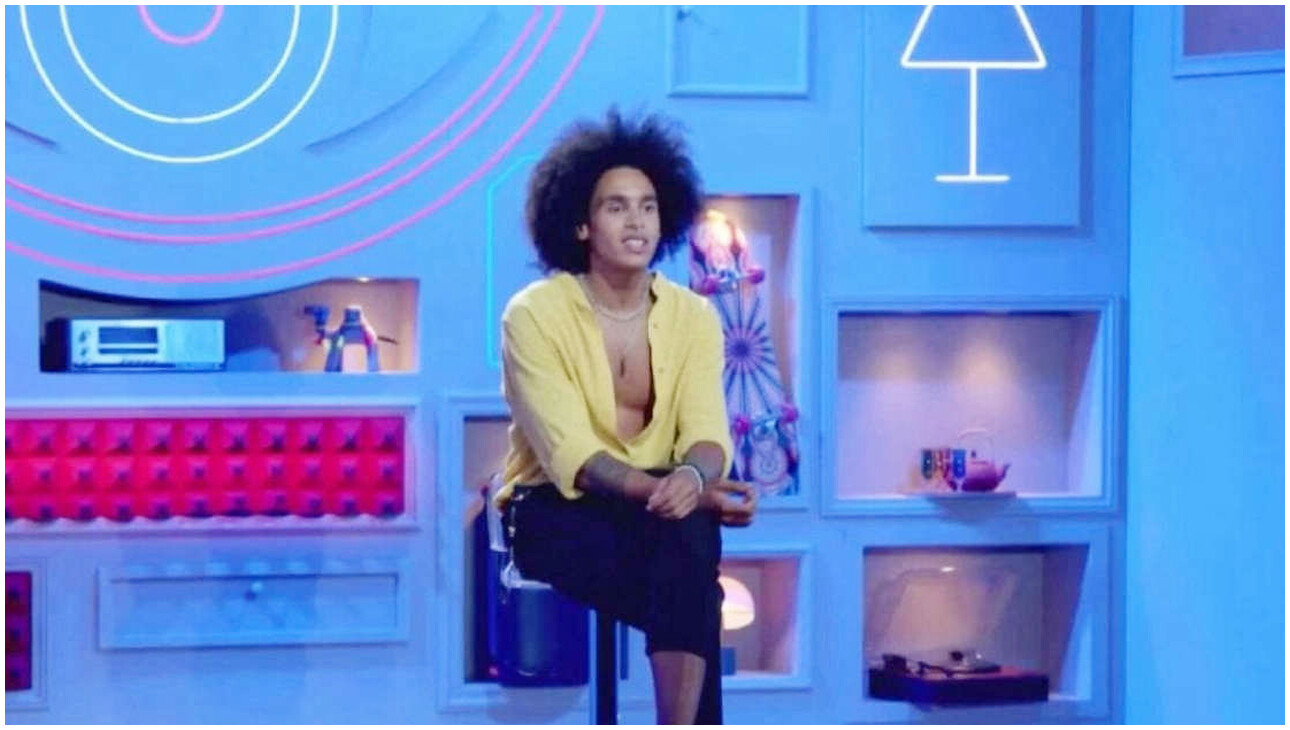 Grande Fratello, Omar Benabdallah rivela la sua preferenza per donne più grandi in cambio di regali Grande Fratello, Omar Benabdallah rivela la sua preferenza per donne più grandi in cambio di regali