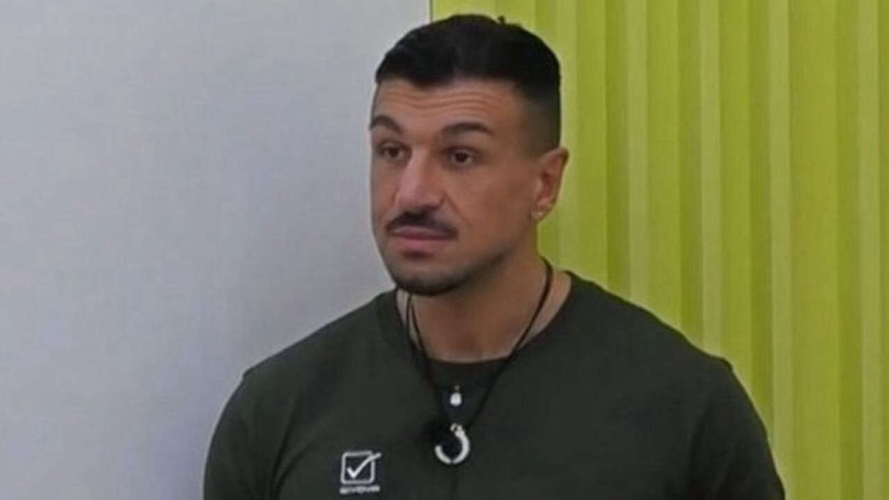 Grande Fratello, Matteo Azzali attaccato dall’ex compagna sui social per mancanza di rispetto
