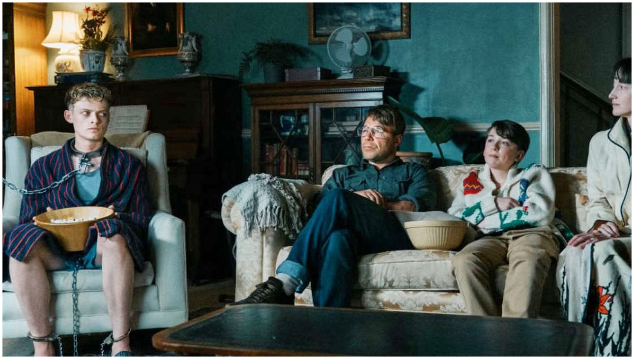 Good Boy, recensione del film di Jan Komasa con Stephen Graham, Anson Boon e Andrea Riseborough