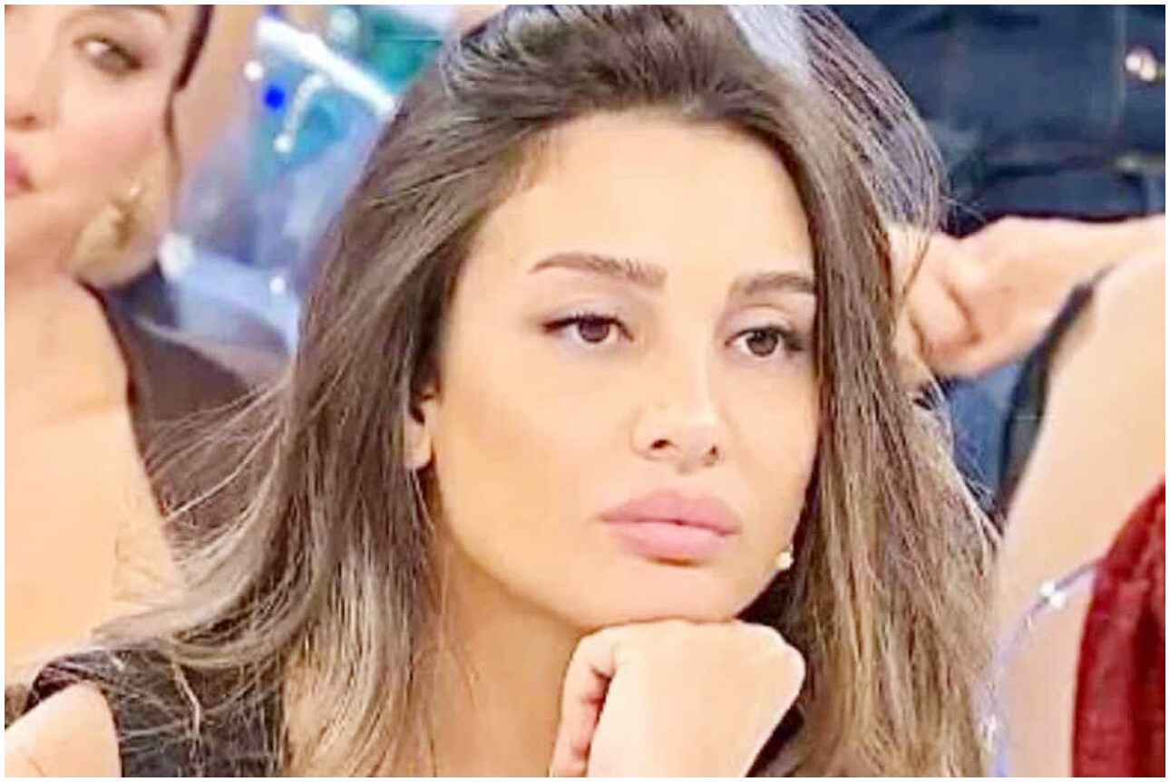 Uomini e Donne, Cristina Ferrara commenta il bacio tra Martina e Gianmarco: ha perso la maschera