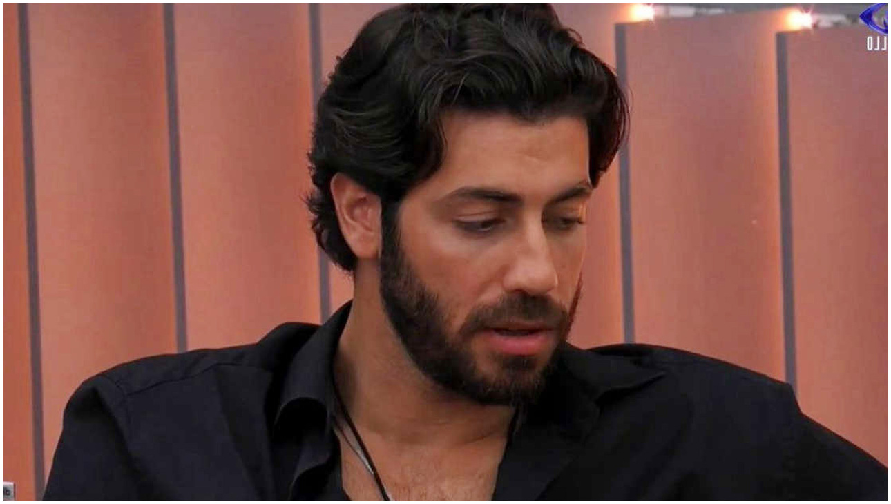 Grande Fratello, scontro acceso tra Jonas e Omer con accuse di violenza verbale in diretta Grande Fratello, scontro acceso tra Jonas e Omer con accuse di violenza verbale in diretta