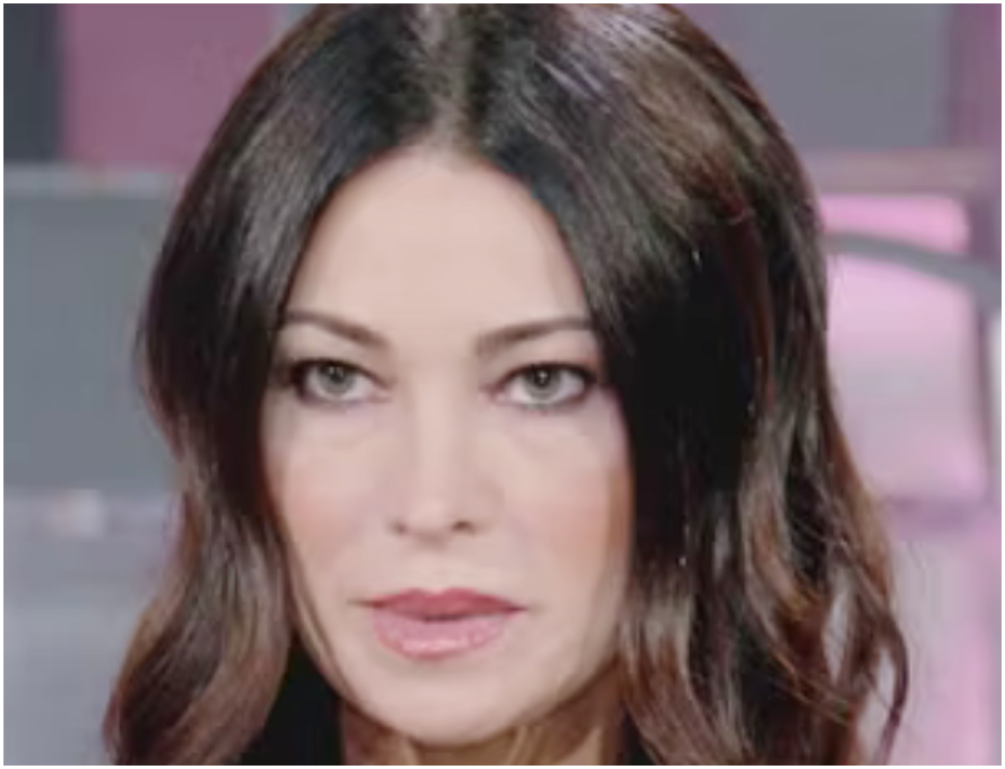 Manuela Arcuri annuncia la fine del suo matrimonio con Giovanni Di Gianfrancesco e i retroscena
