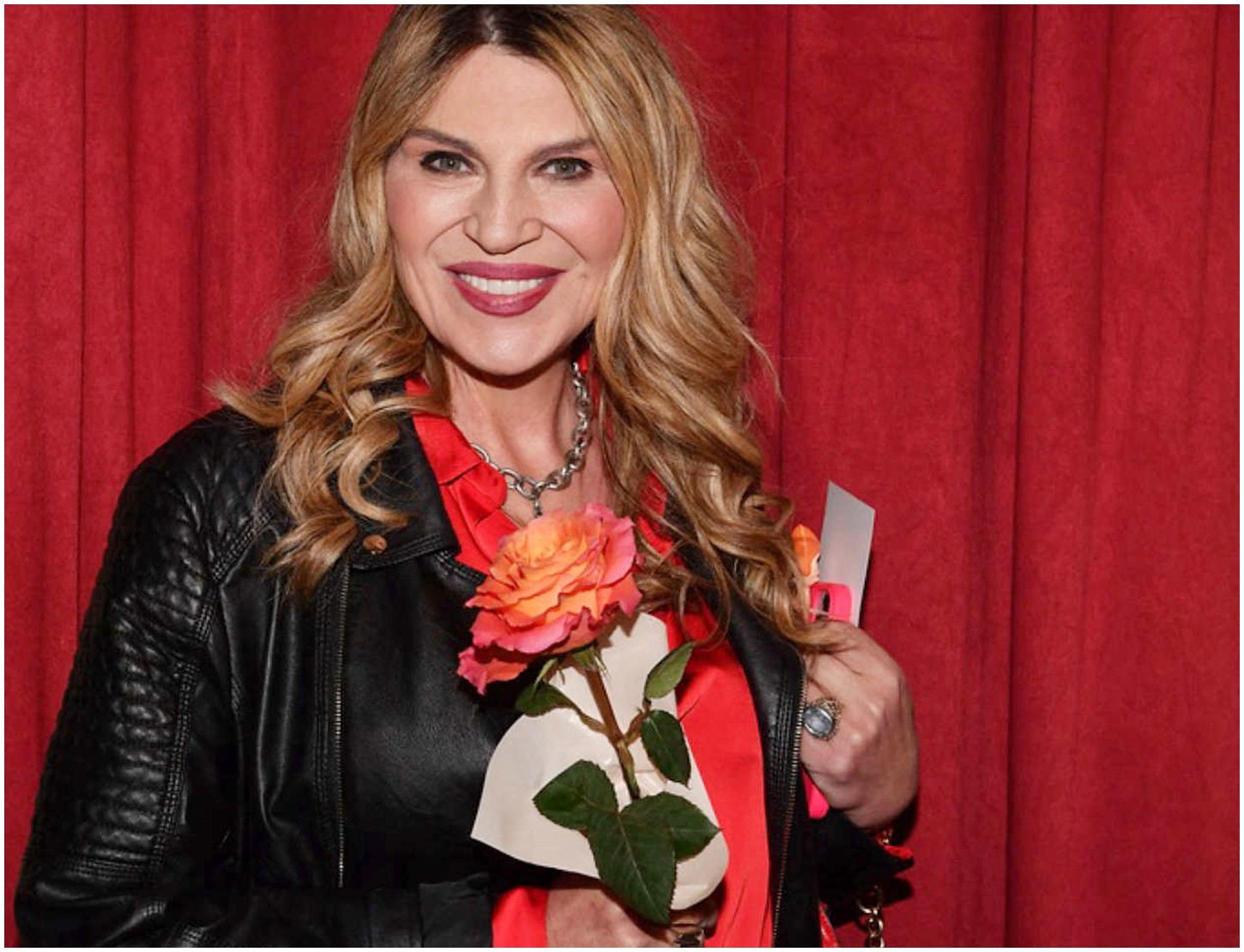 Nadia Rinaldi racconta la sua operazione al seno a La Volta Buona: un’esperienza da brivido Nadia Rinaldi racconta la sua operazione al seno a La Volta Buona: un’esperienza da brivido