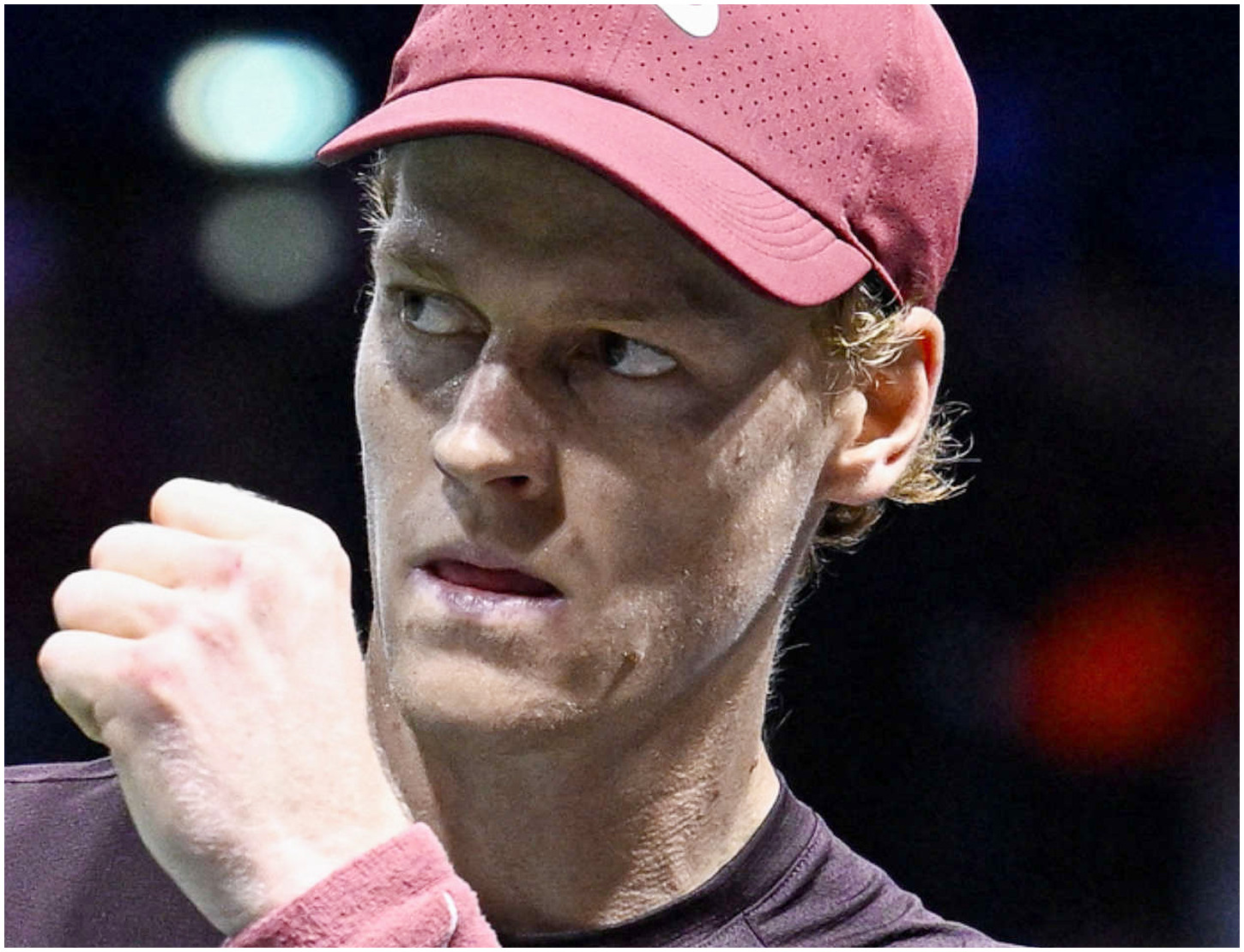 Sinner e Shelton si sfidano nei quarti di finale ATP a Parigi: dove vedere la partita e il mistero su Jannik Sinner e Shelton si sfidano nei quarti di finale ATP a Parigi: dove vedere la partita e il mistero su Jannik