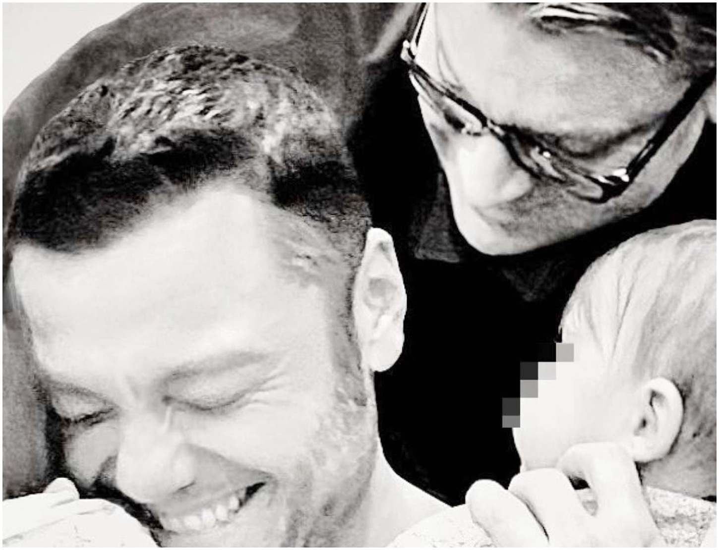 Tiziano Ferro parla della fine del matrimonio e rivela chi ha la custodia dei figli comuni Tiziano Ferro parla della fine del matrimonio e rivela chi ha la custodia dei figli comuni