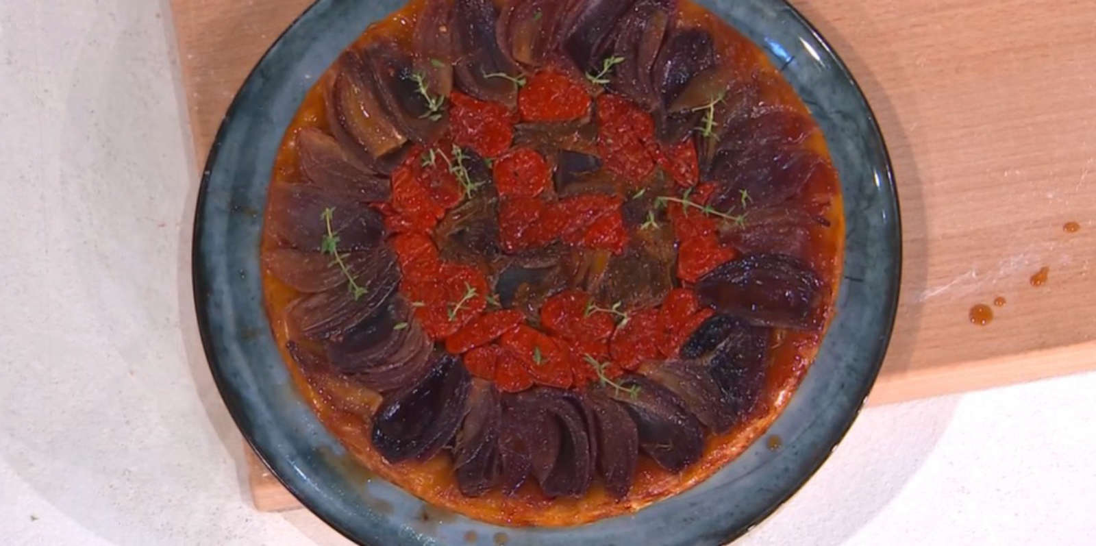Tatin alle cipolle di Chloe Facchini | É sempre mezzogiorno, 3 ottobre 2025