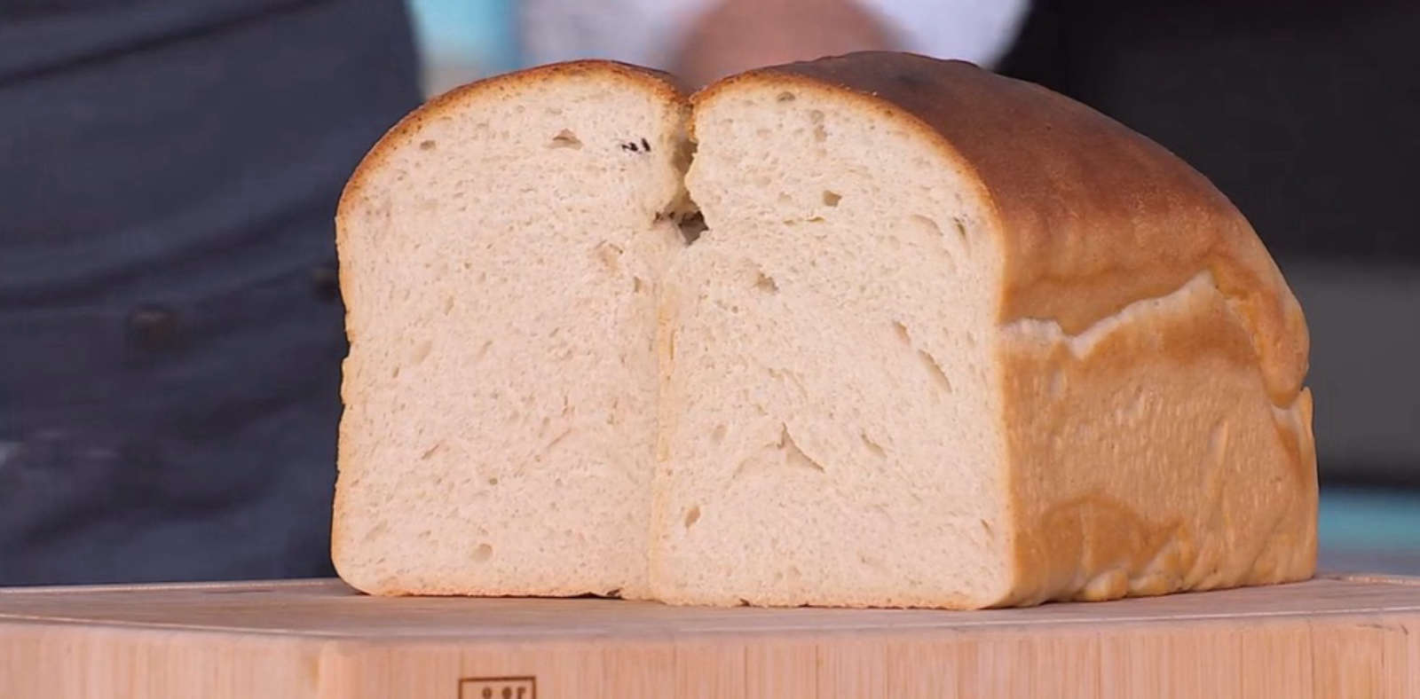 Bauletto di pane al lievito madre di Fulvio Marino | É sempre mezzogiorno, 6 ottobre 2025