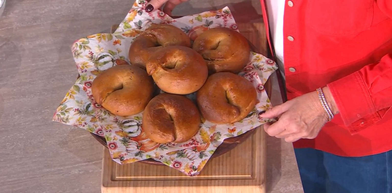 Ciambelle con il mosto di Fulvio Marino | É sempre mezzogiorno, 7 ottobre 2025 Ciambelle con il mosto di Fulvio Marino | É sempre mezzogiorno, 7 ottobre 2025