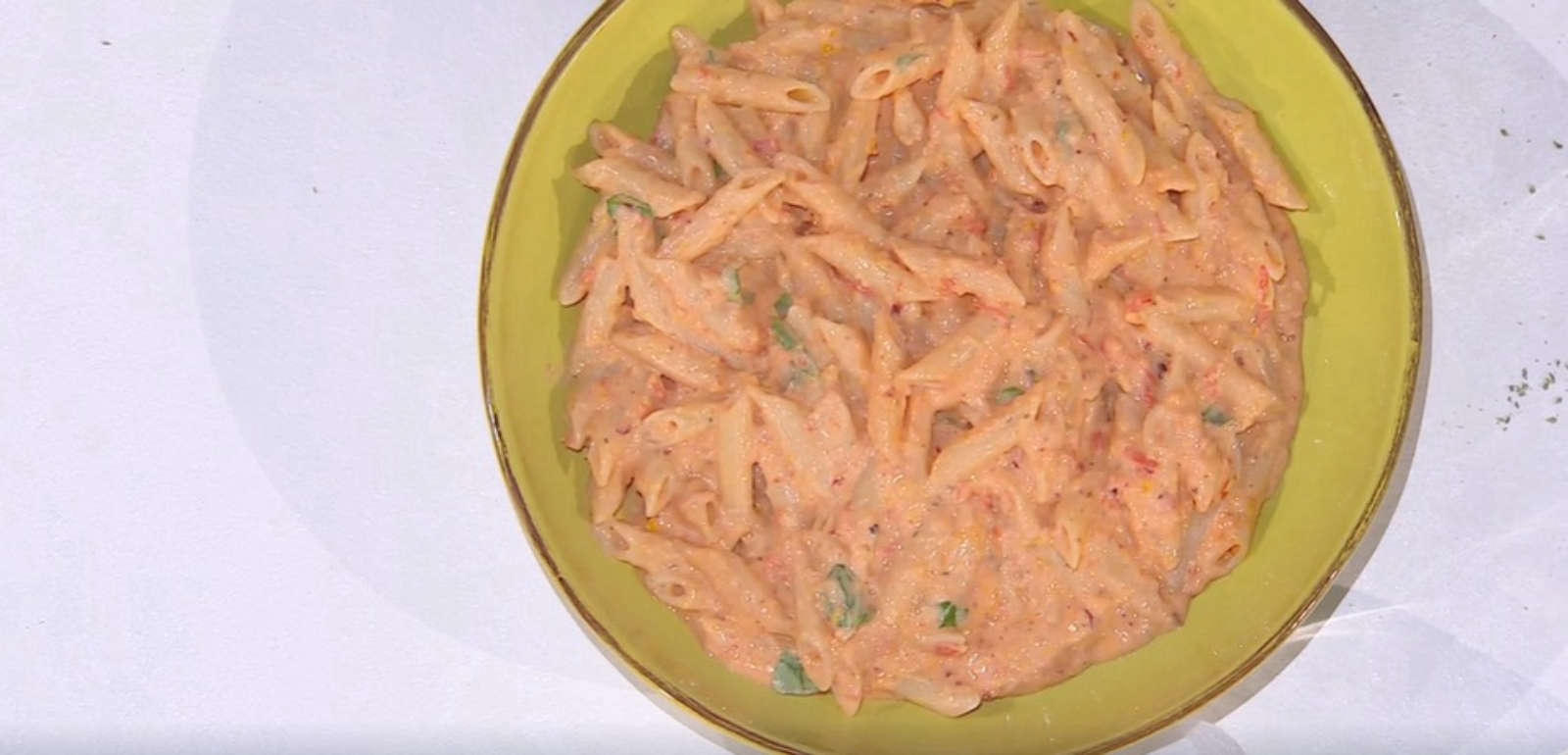 Pasta con pesto alla calabrese di Sonia Peronaci | É sempre mezzogiorno, 9 ottobre 2025