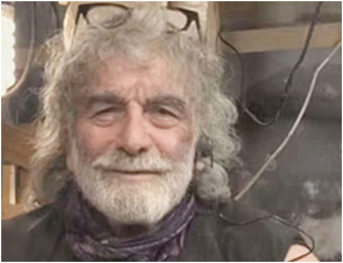 Mauro Corona racconta il rapporto difficile con un padre violento e lancia un appello a Bianca Berlinguer Mauro Corona racconta il rapporto difficile con un padre violento e lancia un appello a Bianca Berlinguer