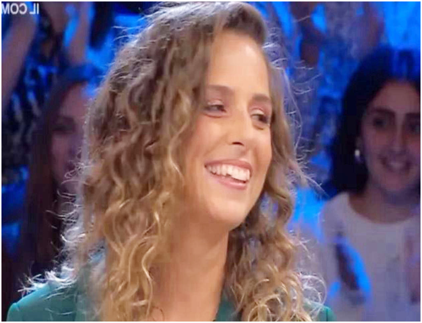 Affari Tuoi delude il pubblico, De Martino fischiato per la sua conduzione giudicata noiosa