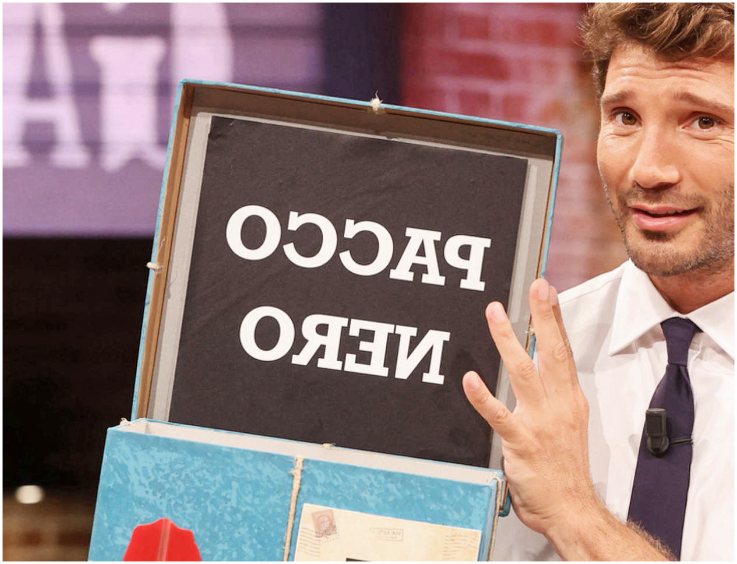 Affari Tuoi interrompe la programmazione: il motivo dell’assenza di Stefano De Martino il 16 novembre