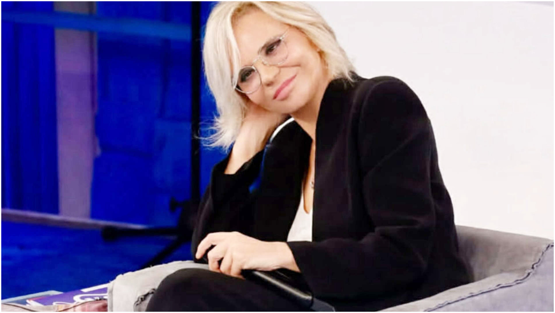 Amici, domenica 30 novembre: anticipazioni su ospiti, giudici, classifiche e novità della puntata