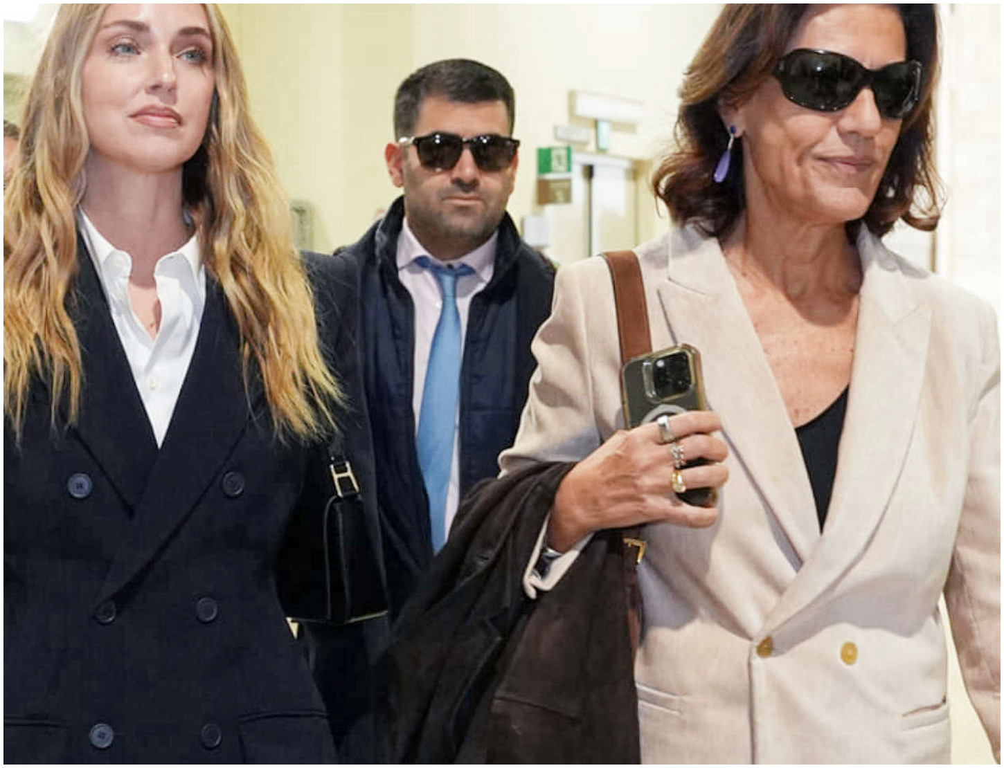 Chiara Ferragni e l’inquietante presenza di una troupe non autorizzata in Tribunale: cosa sta accadendo?