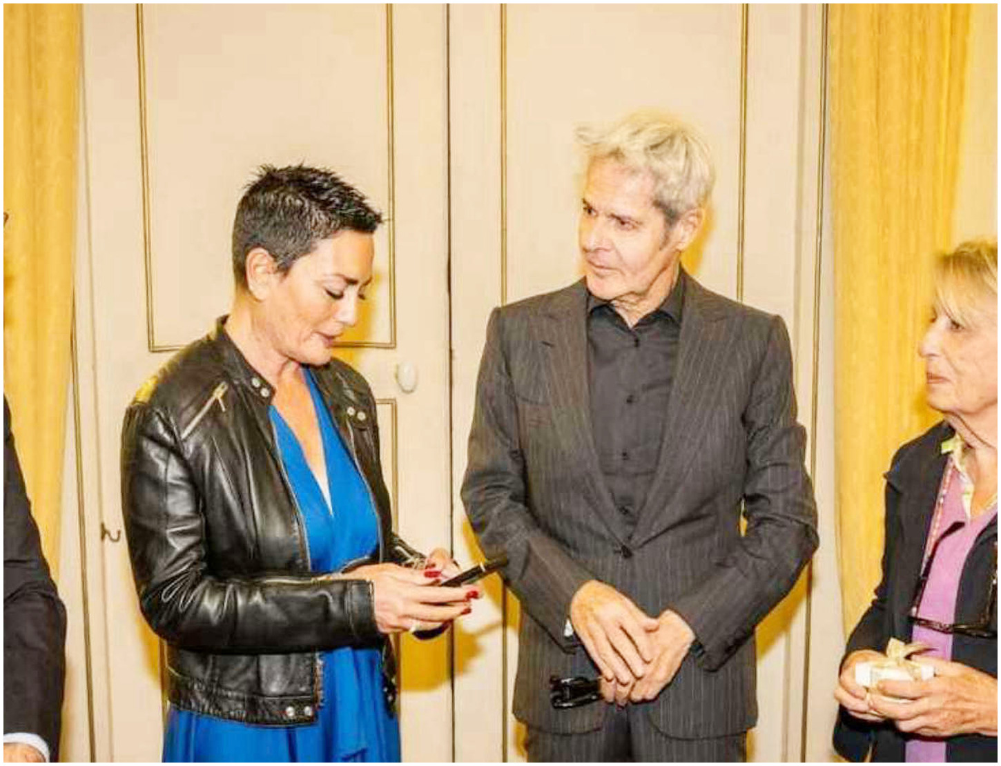 Claudio Baglioni viene insignito del Sigillo della Città di Lecce in una cerimonia emozionante