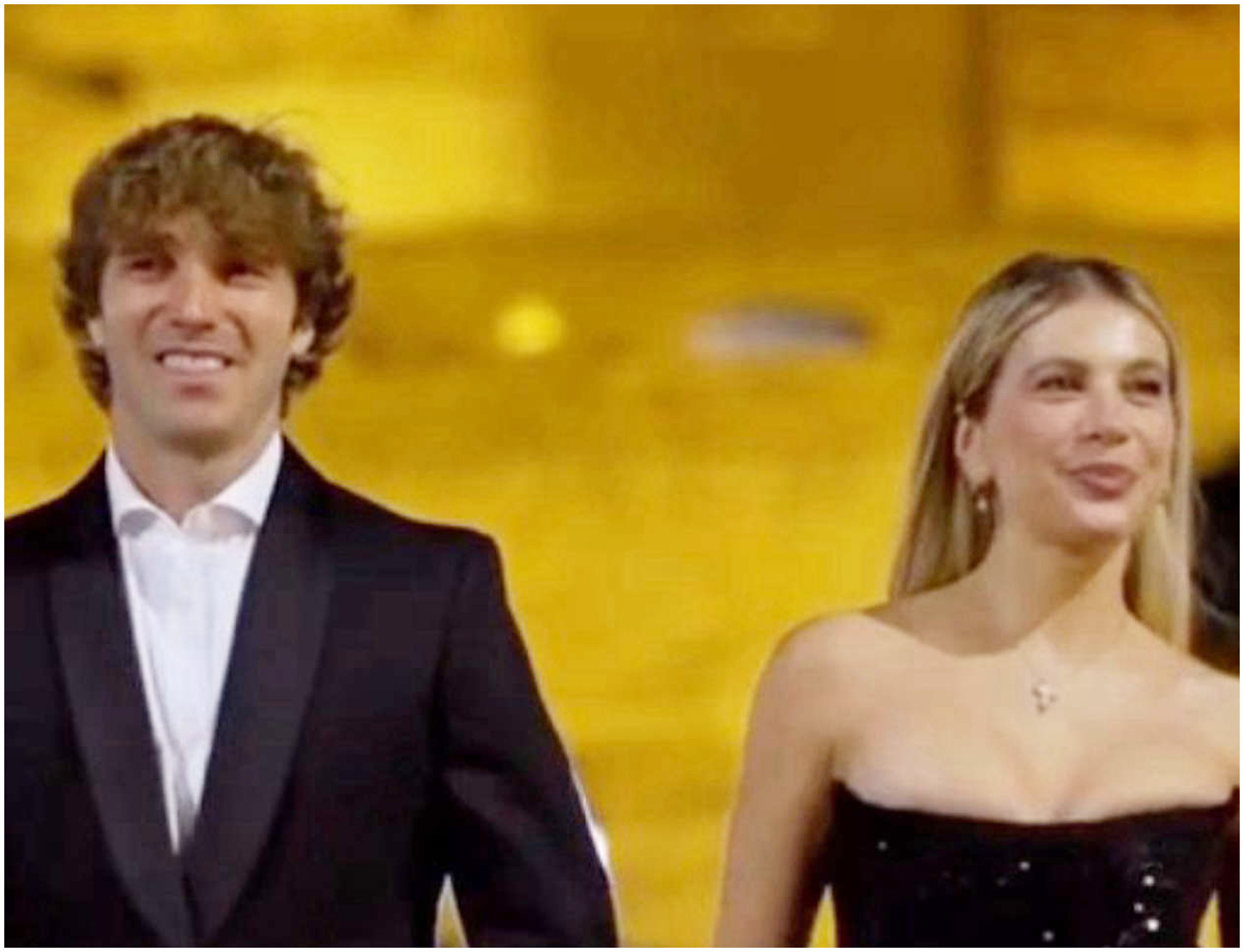 Clizia Incorvaia e Paolo Ciavarro, eleganti in total black, al Charity Gala Dinner della Croce Rossa a Roma