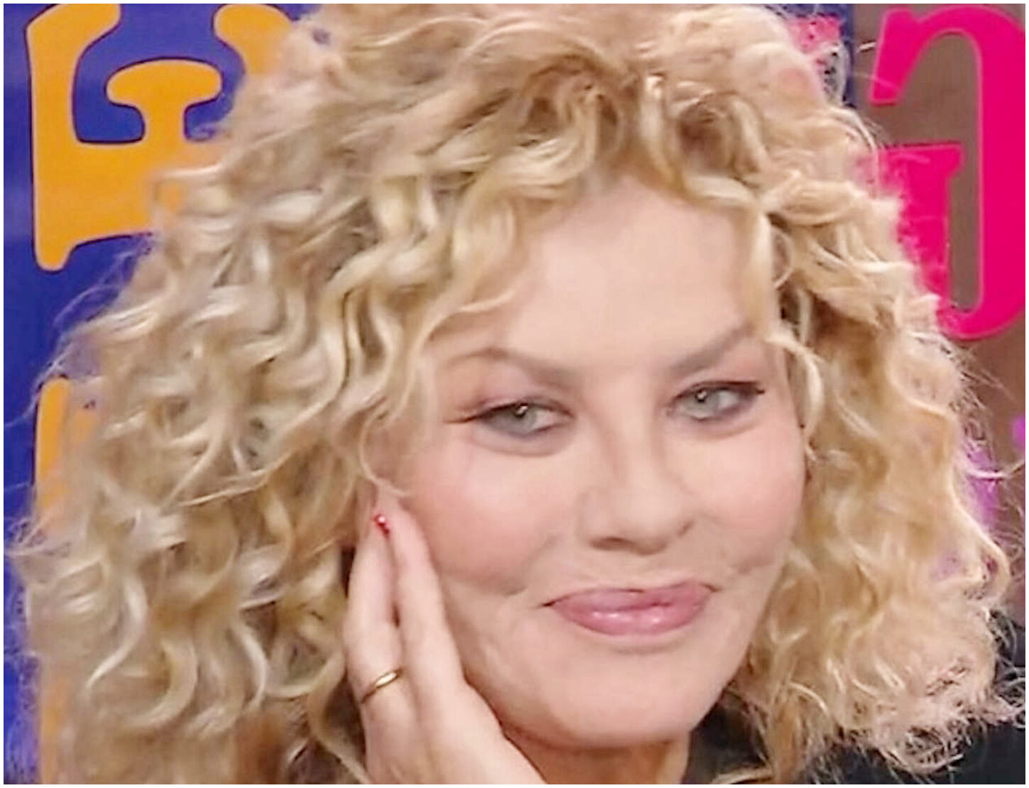 Eva Grimaldi racconta a La Volta Buona il suo anno senza seno e i rischi affrontati nella lotta contro il cancro