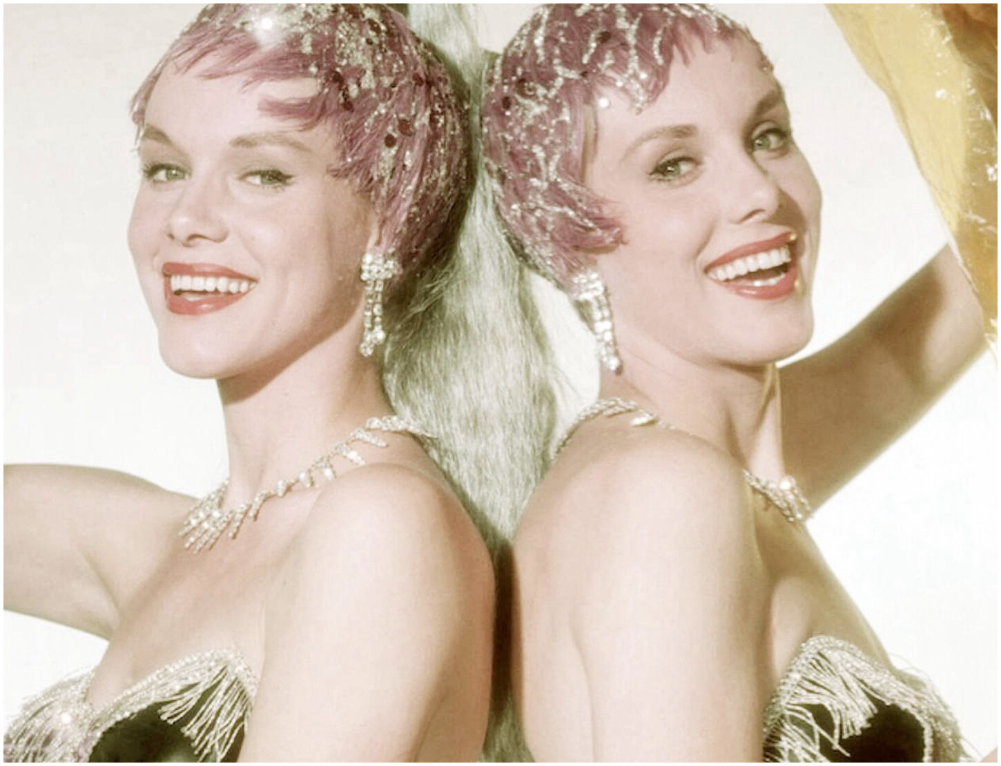 Gemelle Kessler: l’evoluzione di una carriera tra da-da-un-pa e la censura della Rai nelle immagini iconiche