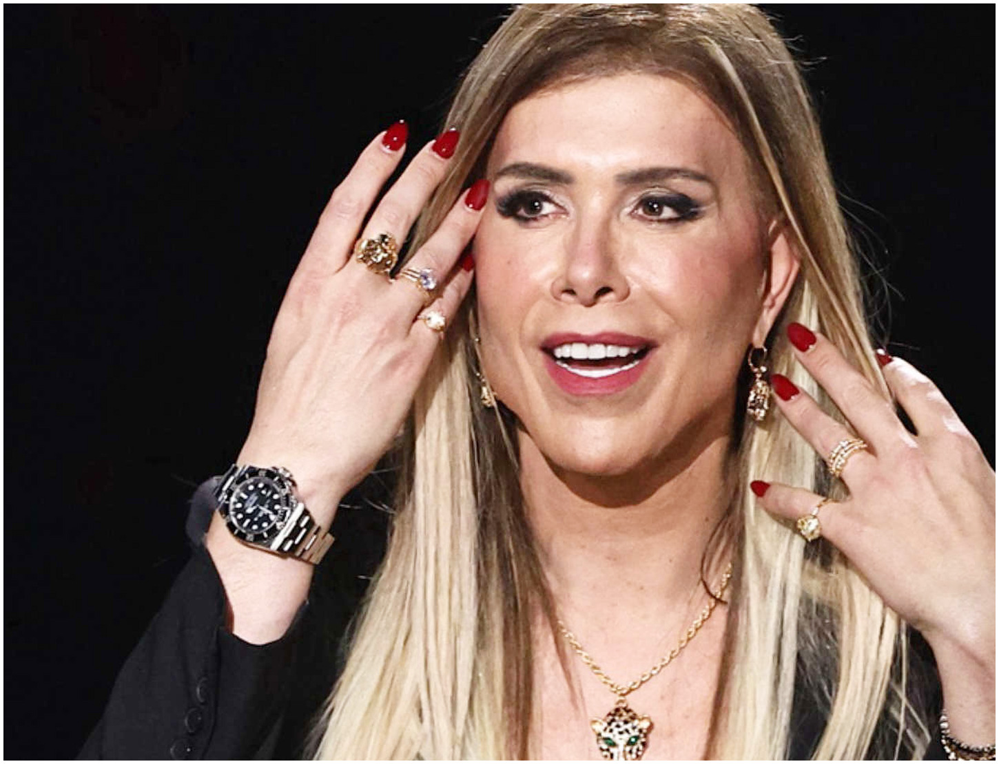 Genny Urtis presenta il nuovo fidanzato, parla delle nozze con Corona e rifiuta il cambio di sesso