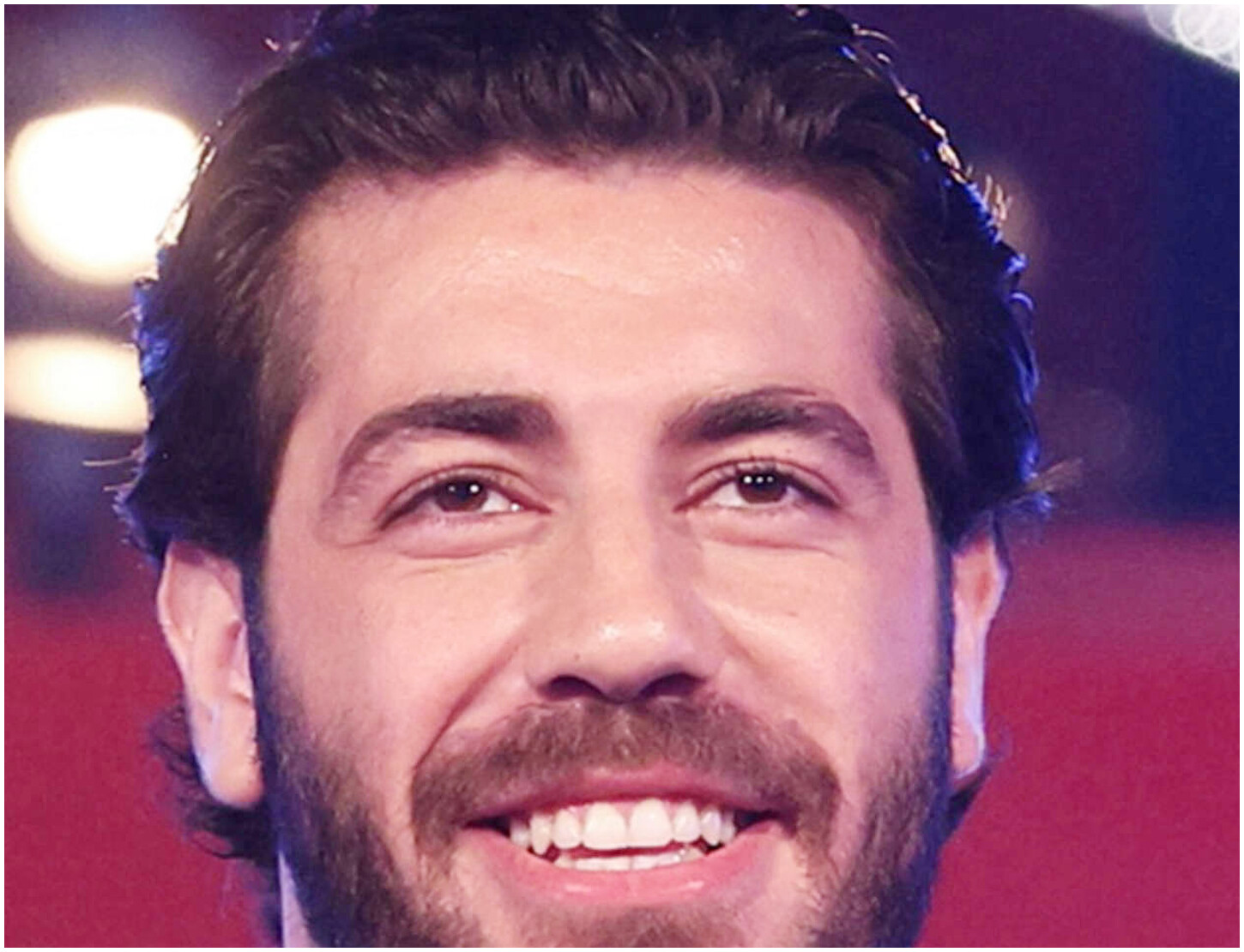 Omer si abbassa i pantaloni al GF: gesto provocatorio scatena reazioni e rissa tra i concorrenti.