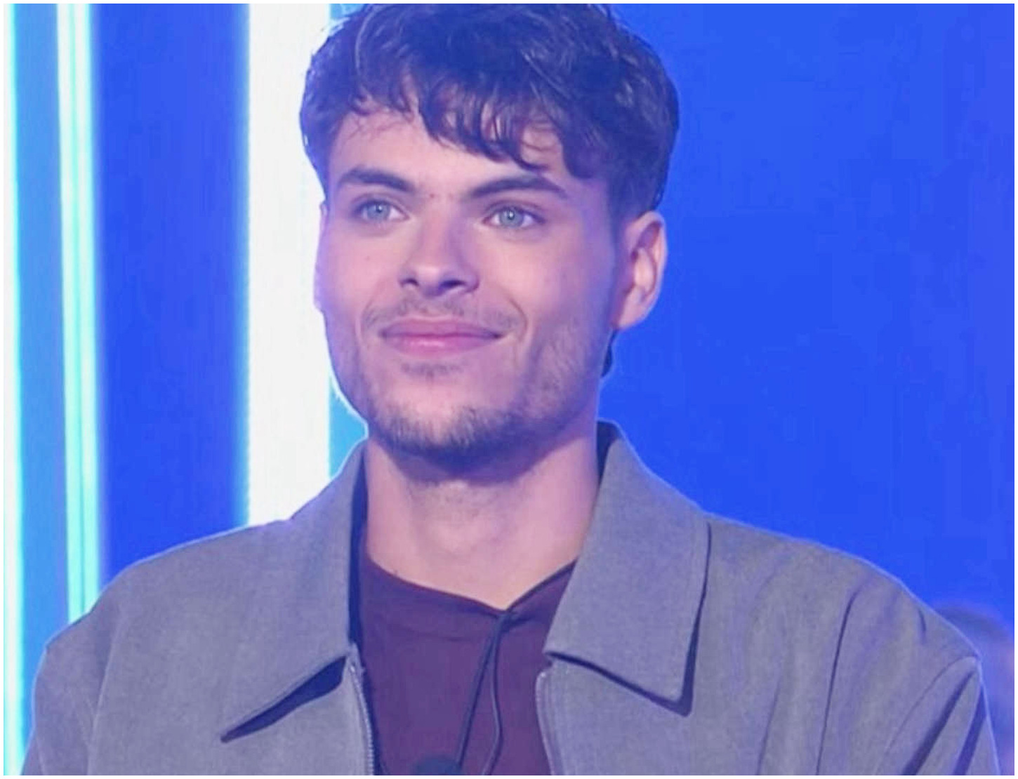 Lite furiosa tra concorrenti al GF: Simone De Bianchi ubriaco ribalta un tavolo nella notte Lite furiosa tra concorrenti al GF: Simone De Bianchi ubriaco ribalta un tavolo nella notte