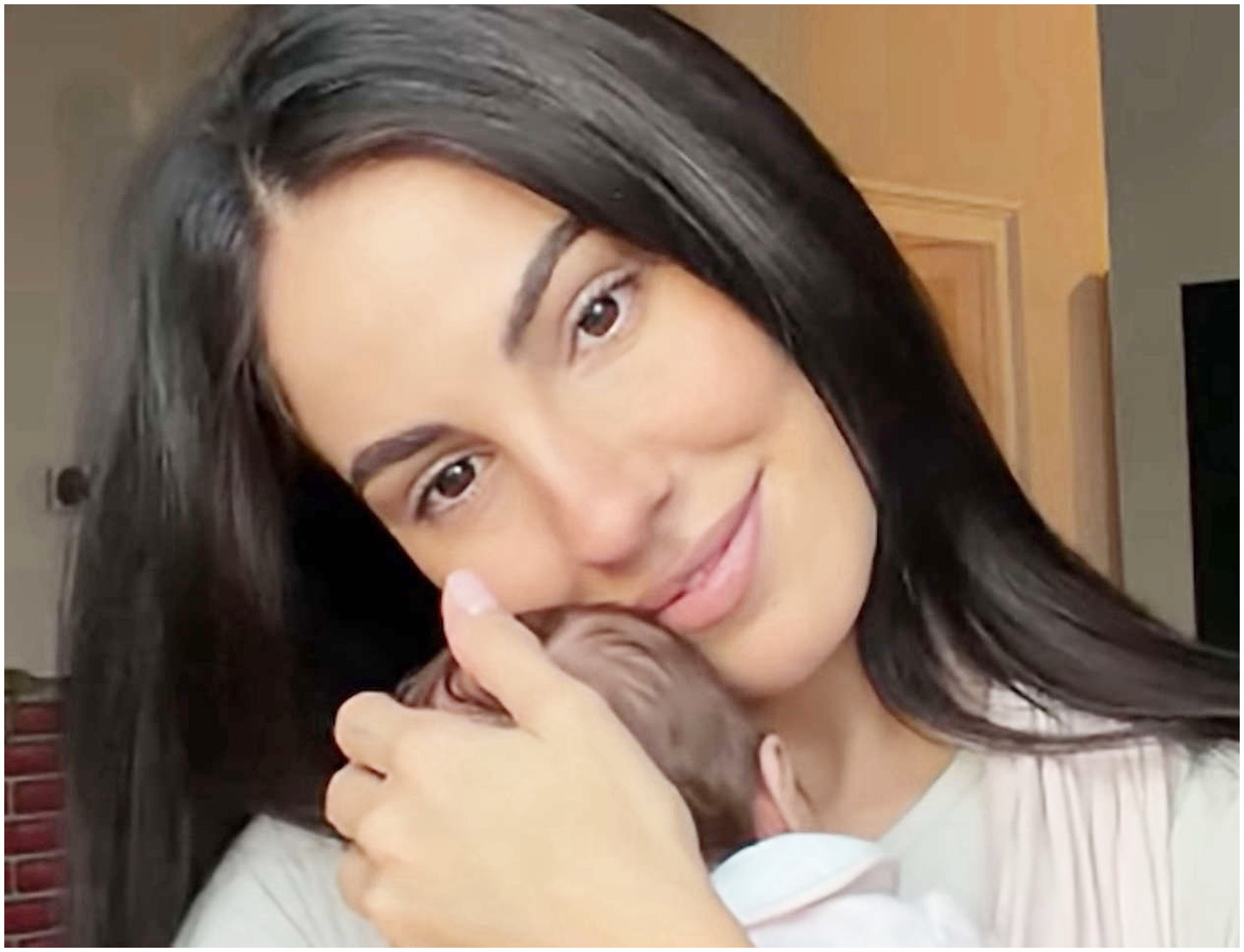 Giulia De Lellis condivide la sua difficile esperienza di allattamento e le sfide affrontate