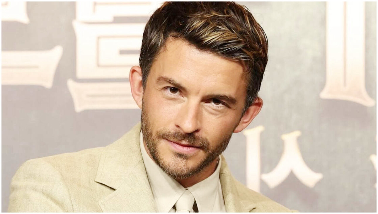 Jonathan Bailey nominato uomo più sexy del mondo nel 2025 da People secondo le classifiche annuali