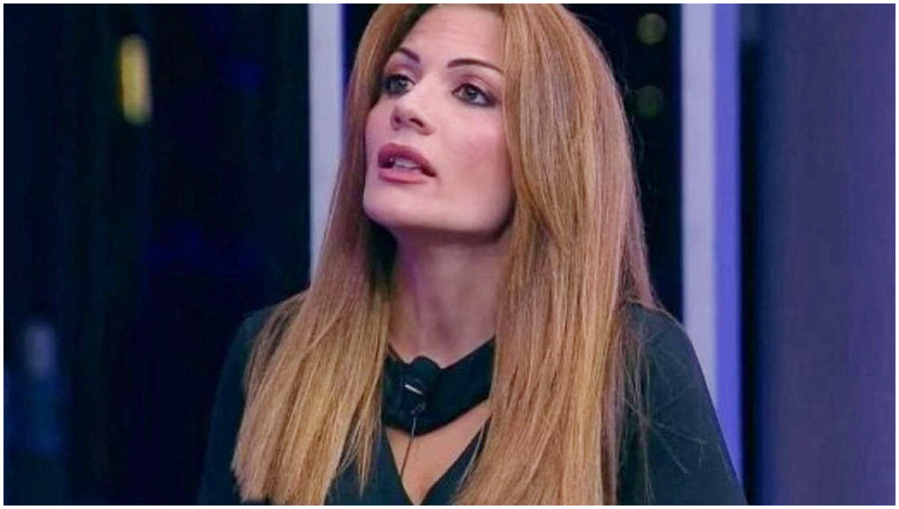 Grande Fratello, Valentina chiede a Domenico di allontanare Benedetta per stare con lei