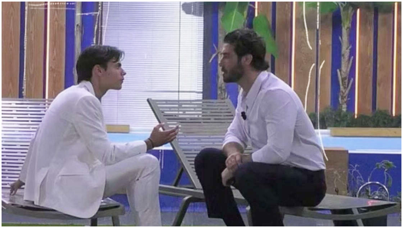 Grande Fratello, tensione tra Omer e Simone dopo la diretta con Francesca e Jonas coinvolti