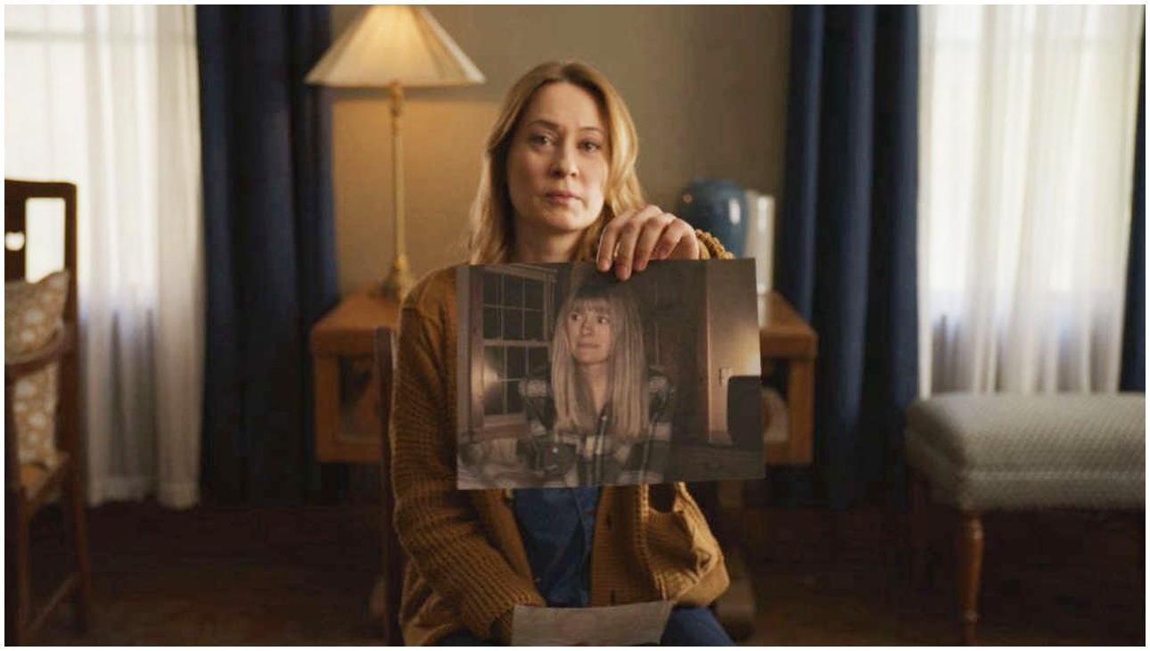 Shelby Oaks presenta una clip esclusiva del nuovo horror found footage finanziato su Kickstarter