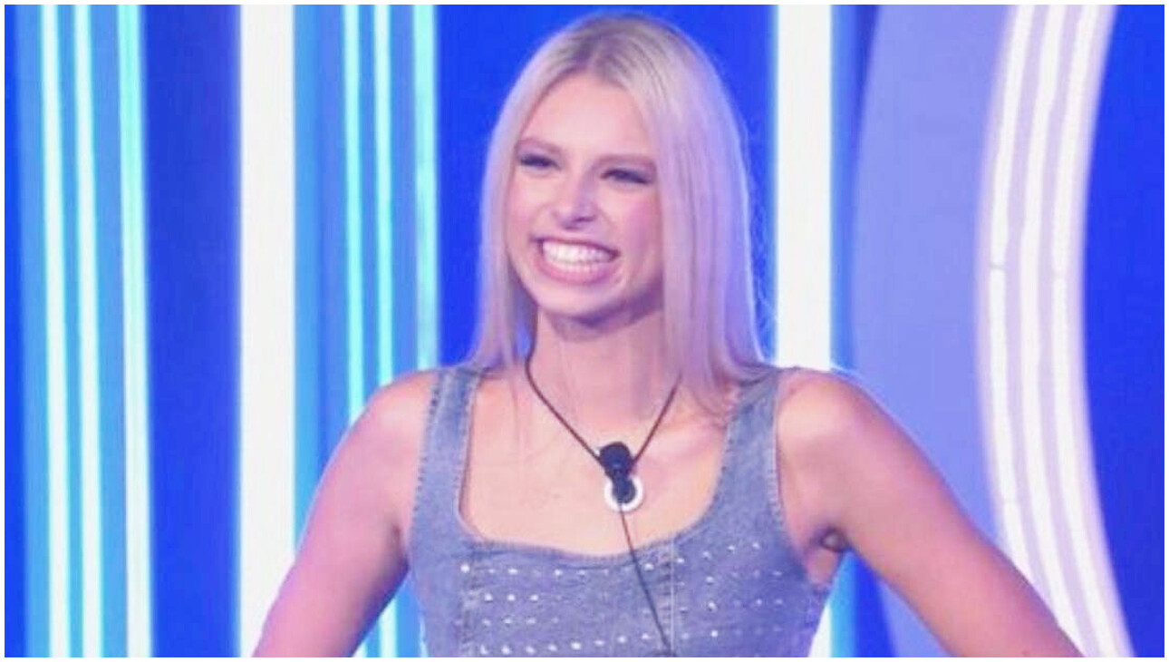 Grande Fratello, Giulia Soponariu ha un malore e i concorrenti chiedono soccorsi immediati