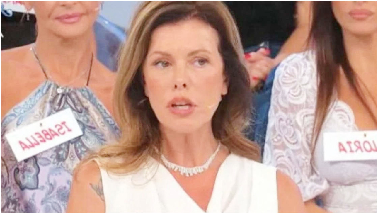 Uomini e Donne, Maria De Filippi sbotta: “Mai più Rocco e Cinzia al centro dello studio”