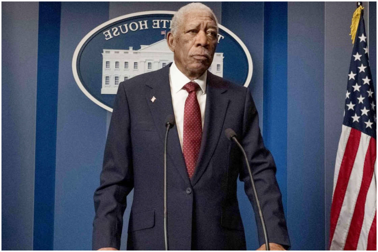 Morgan Freeman critica l’uso dell’IA che replica la sua voce, denunciare un furto della sua identità