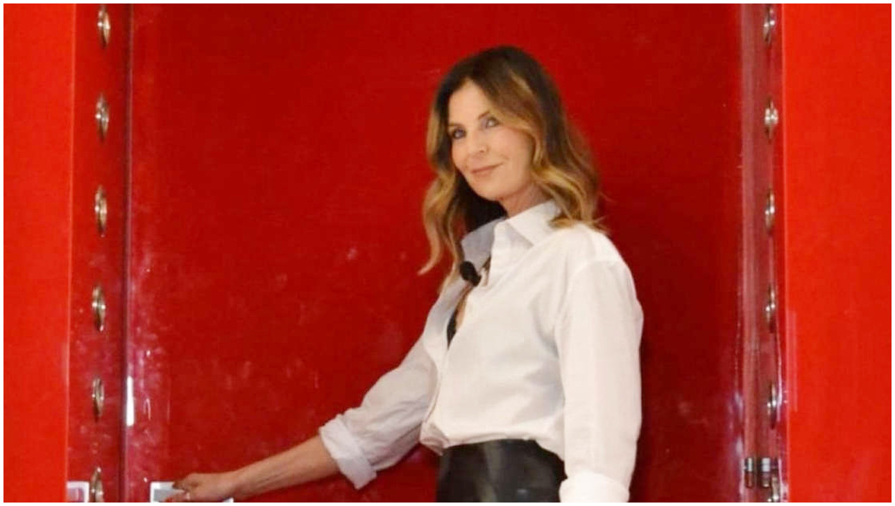 Grande Fratello, ingresso a sorpresa di Marina La Rosa che si offre come psicologa della Casa